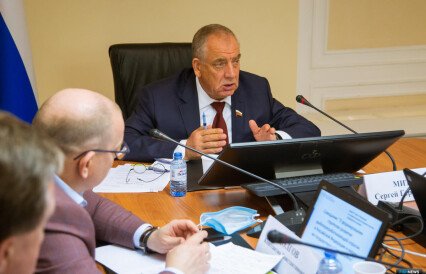 Сенаторы обсудили пути регулирования рыбопереработки